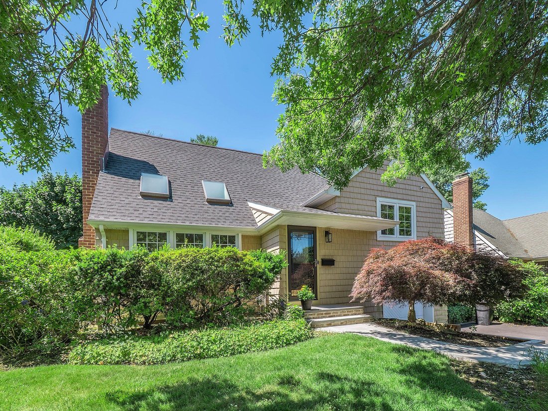 House in Port Washington, New York, United States 1 - 18272800