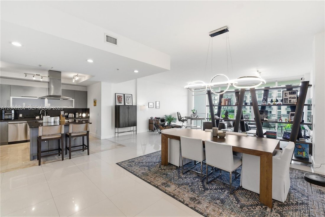 Condo in Miami, Florida, United States 4 - 18279456