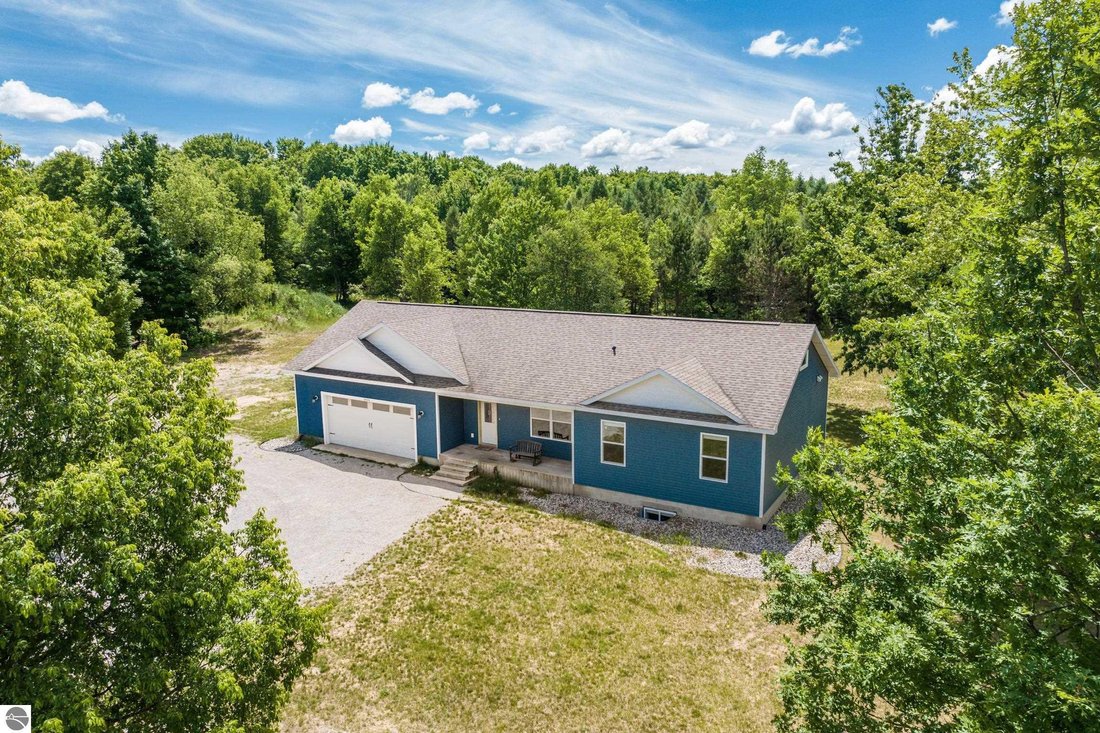 House in Kingsley, Michigan, United States 1 - 18279535