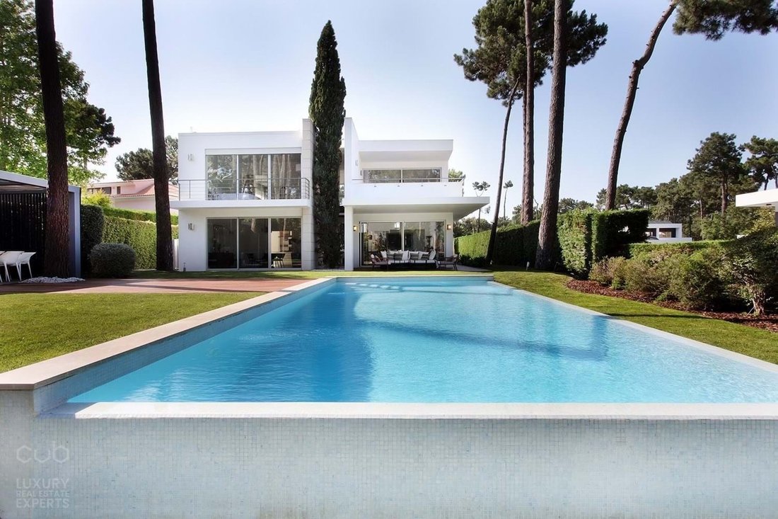 Villa in Aroeira, Charneca de Caparica e Sobreda, Portugal 1 - 18279253