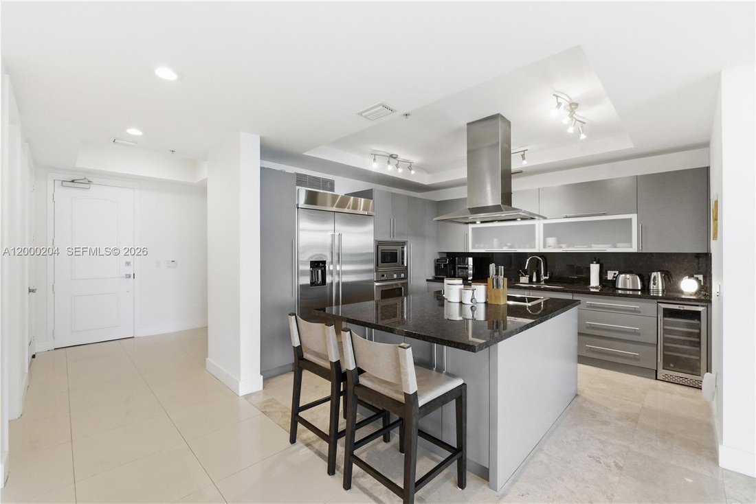 Condo in Miami, Florida, United States 5 - 18279456