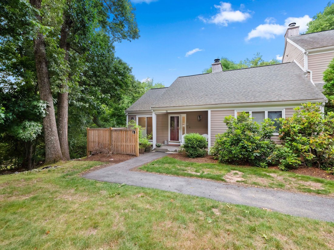 Condo in Lexington, Massachusetts, United States 1 - 18279000