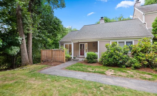 Condo in Lexington, Massachusetts, United States 1