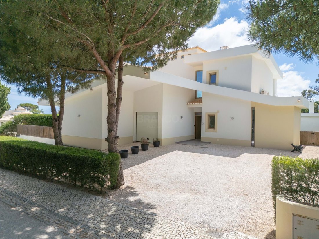 Villa in Vila do Bispo e Raposeira, Algarve, Portugal 2 - 18279260