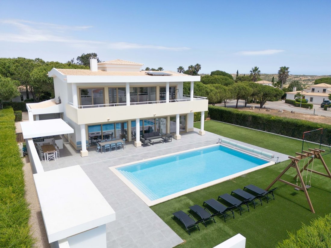 Villa in Vila do Bispo e Raposeira, Algarve, Portugal 1 - 18279260