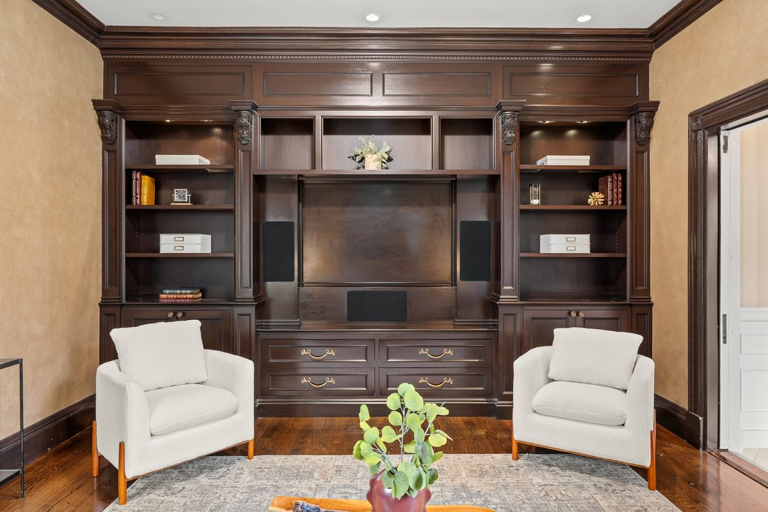 Condo in Arlington, Massachusetts, United States 2 - 18279014