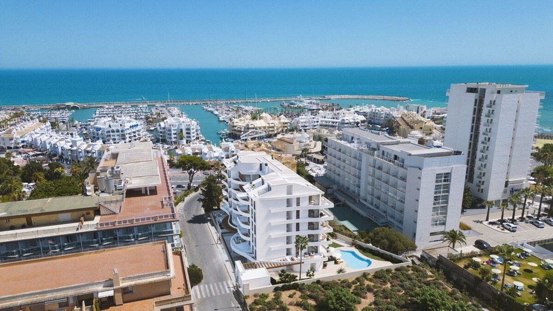 Apartment in Arroyo de la Miel, Benalmadena, Andalusia 1 - 18279571
