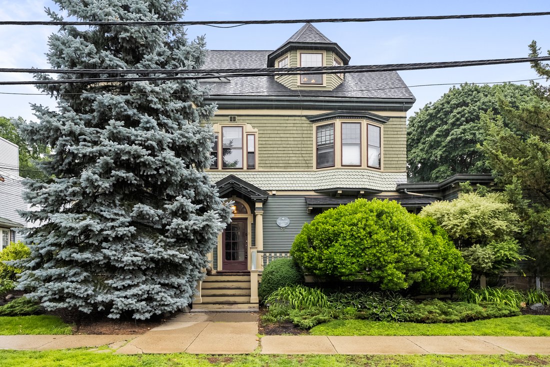 Condo in Arlington, Massachusetts, United States 4 - 18279014