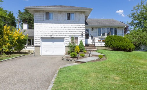 House in Hicksville, New York, United States 1