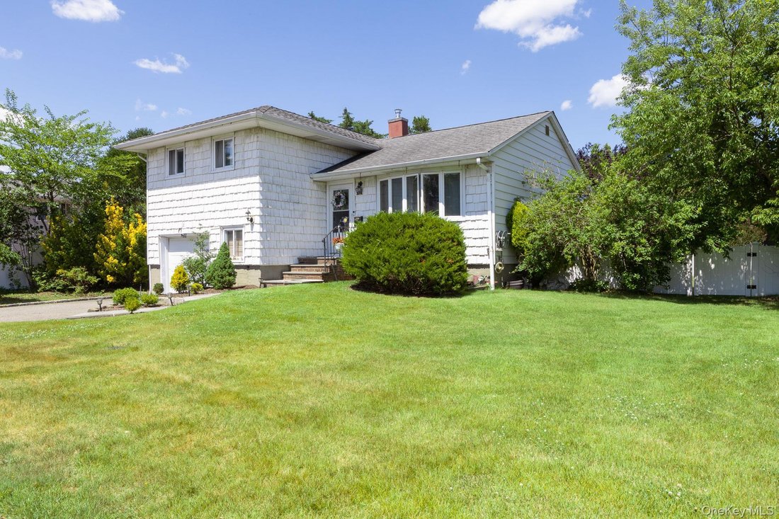 House in Hicksville, New York, United States 2 - 18279362