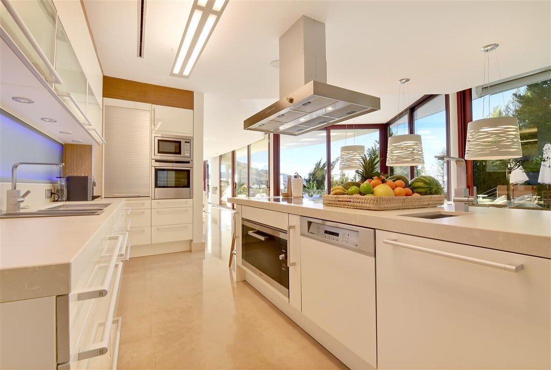Villa in Nueva Andalucia, Marbella, Spain 5 - 18284132