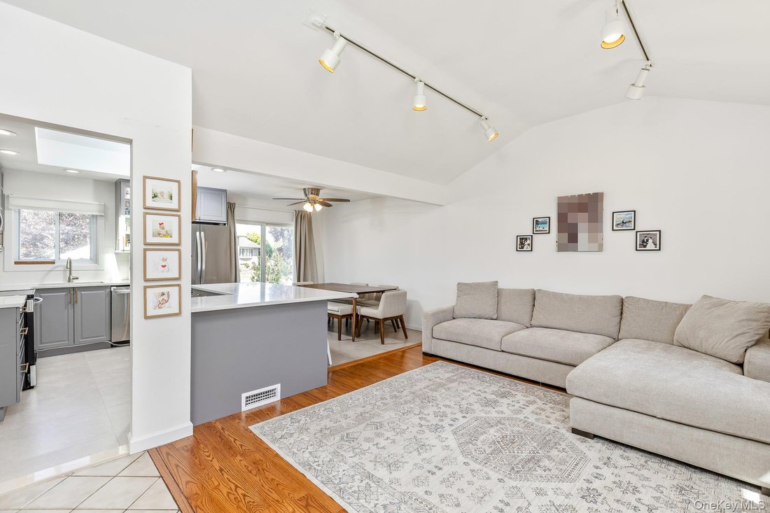 House in Hicksville, New York, United States 4 - 18279362
