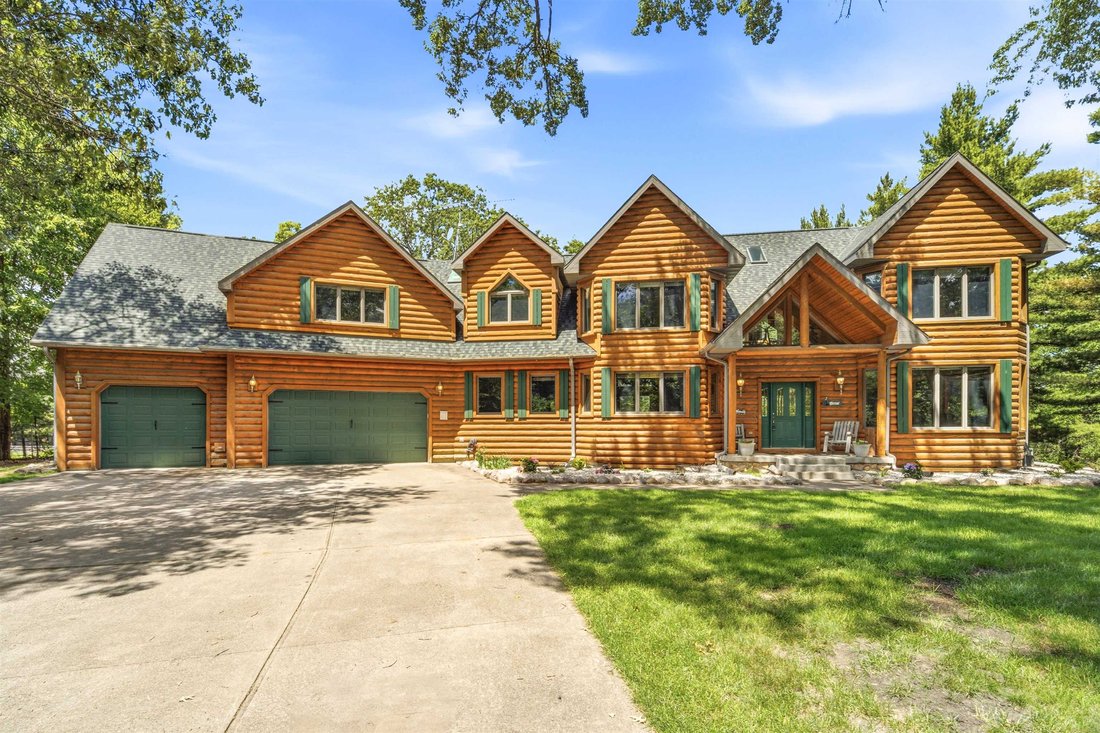 House in Wild Rose, Wisconsin, United States 1 - 18279256
