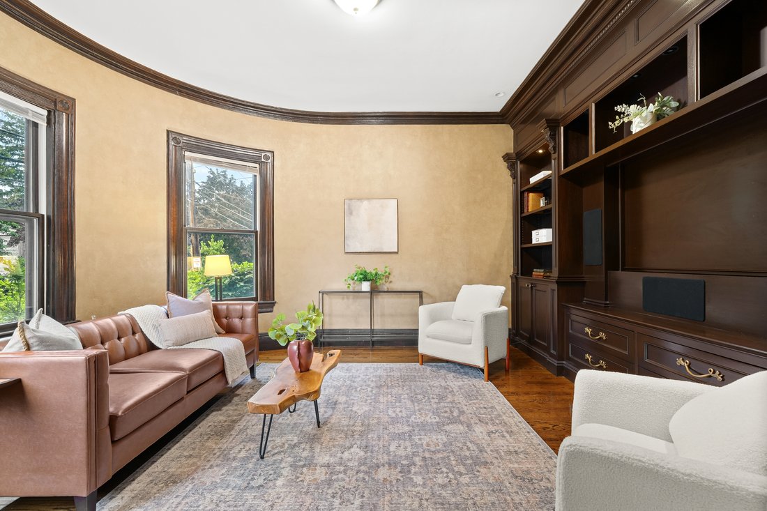 Condo in Arlington, Massachusetts, United States 5 - 18279014