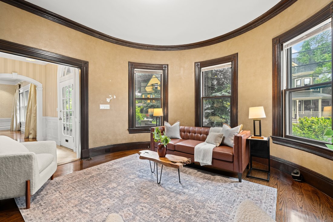 Condo in Arlington, Massachusetts, United States 3 - 18279014