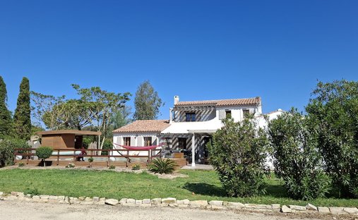 House in Saintes-Maries-de-la-Mer, Provence-Alpes-Côte d'Azur, France 1
