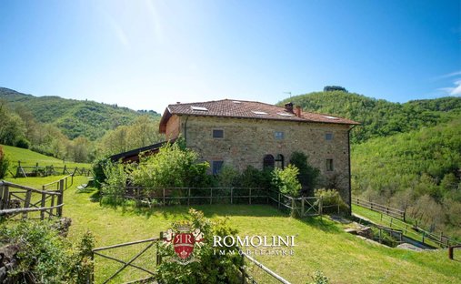 House in Pratovecchio, Tuscany, Italy 1