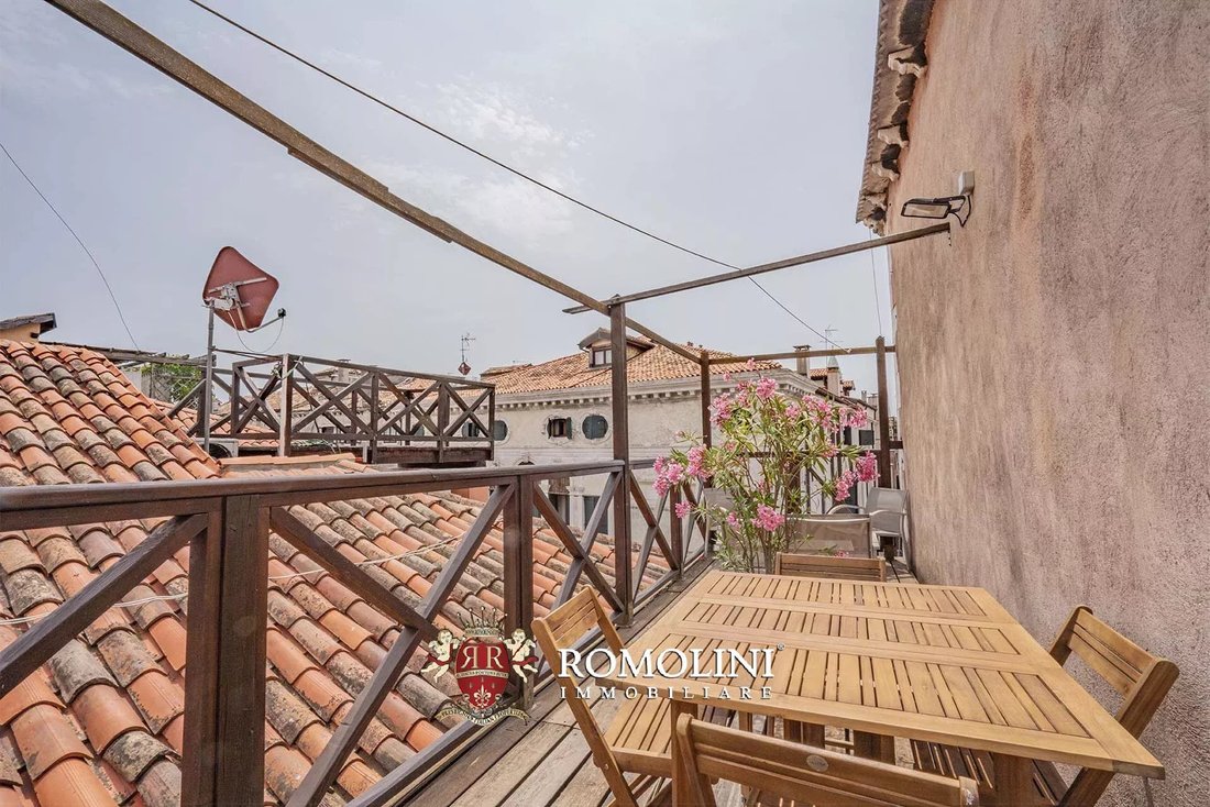 House in Venice Historic Centre, Venice, Italy 3 - 15665996