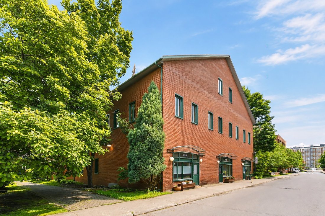 Condo in Montréal, Quebec, Canada 1 - 18292475