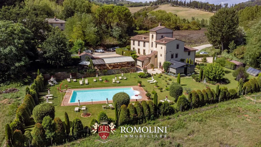 Villa in San Gimignano, Tuscany, Italy 1 - 15665176