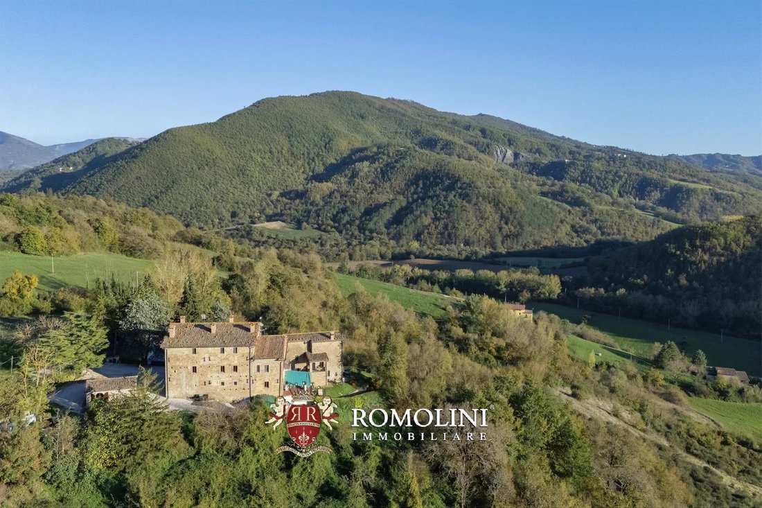 House in Pietralunga, Umbria, Italy 2 - 15665293
