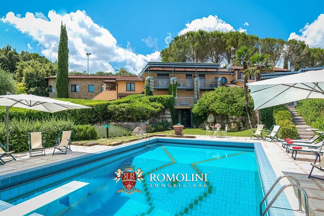 Villa in Saione-San Donato-Pescaiola, Arezzo, Tuscany 2 - 15665255