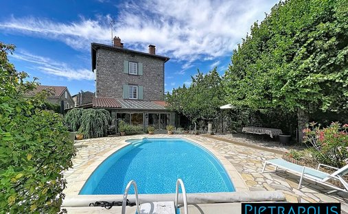 House in Soucieu-en-Jarrest, Auvergne-Rhône-Alpes, France 1