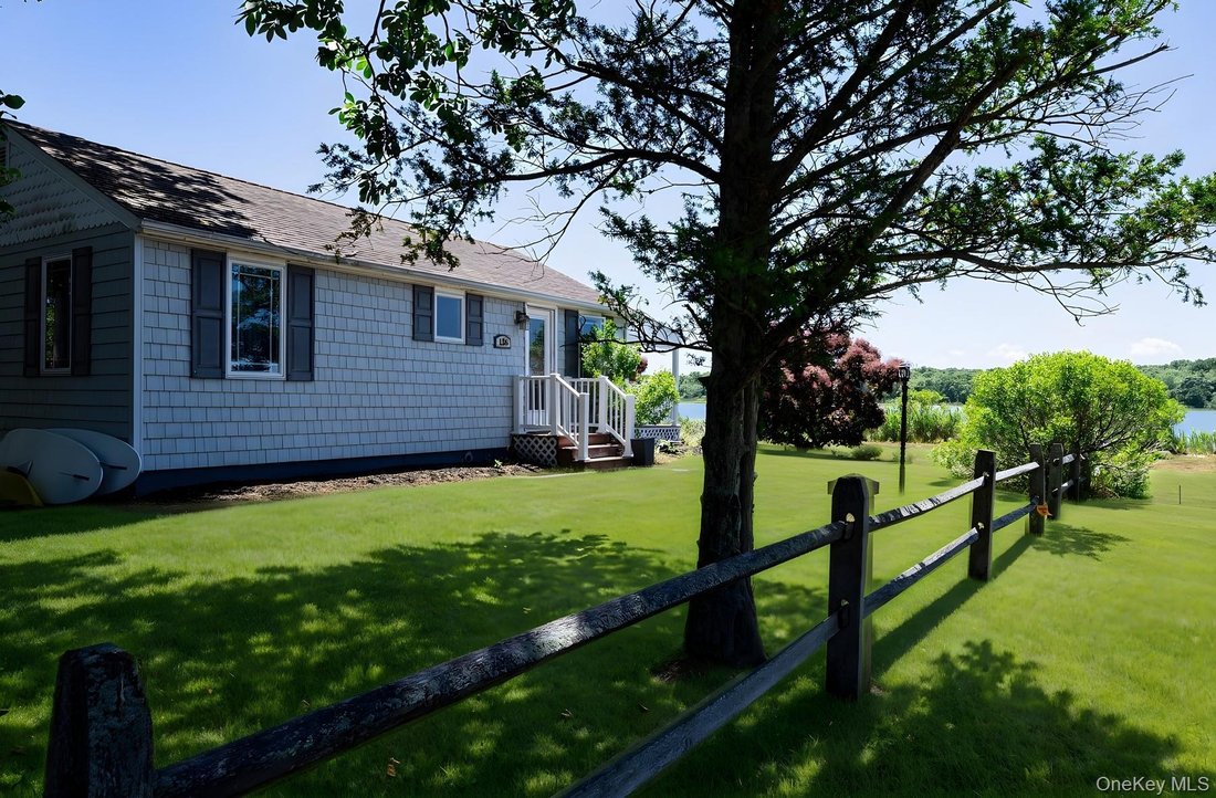 House in Southold, New York, United States 5 - 18281978
