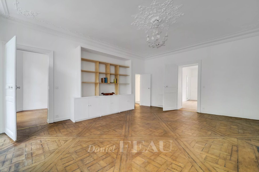 Apartment in Notre Dame, Versailles, France 4 - 18291245