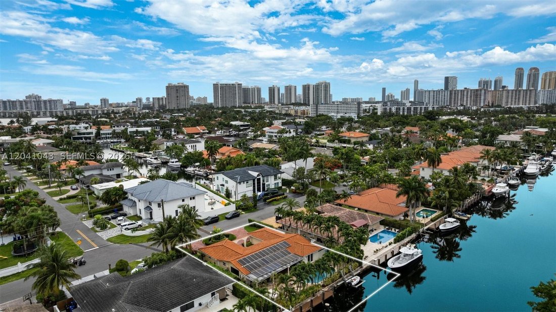House in Golden Beach, Florida, United States 3 - 18280404
