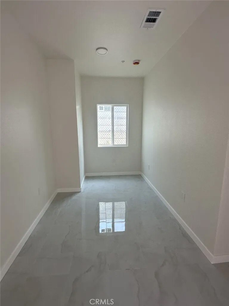 Los Angeles, California, United States 3 - 18289034