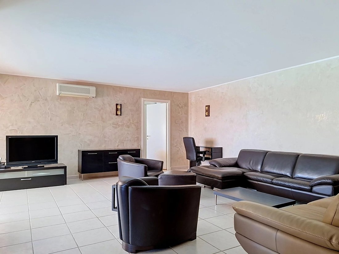 Apartment in Le Roc Fleuri-Capitou (Jeanne d'Arc), Mandelieu-la-Napoule, France 4 - 18282698