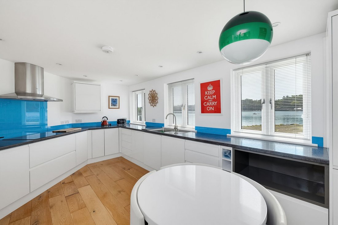 House in Saltash, England 3 - 18288621