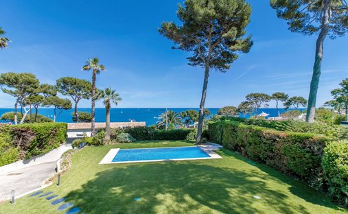 House in Les Cougoulins-Rastines, Antibes, France 1