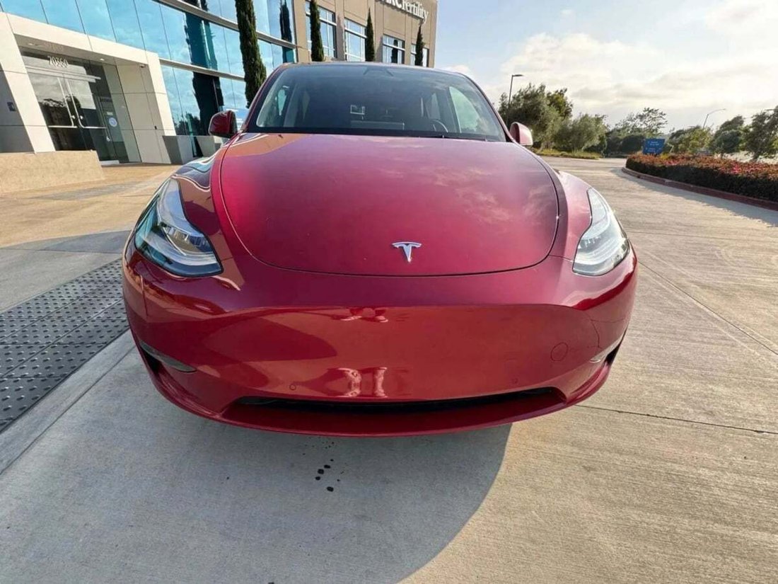 Suv in Newport Beach, CA, United States 3 - 18163499