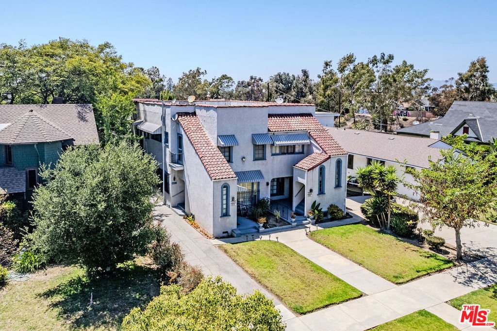 Los Angeles, California, United States 5 - 18293868
