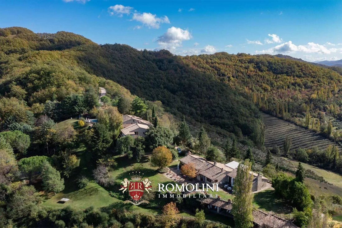 Estate in Assisi, Umbria, Italy 1 - 15665234