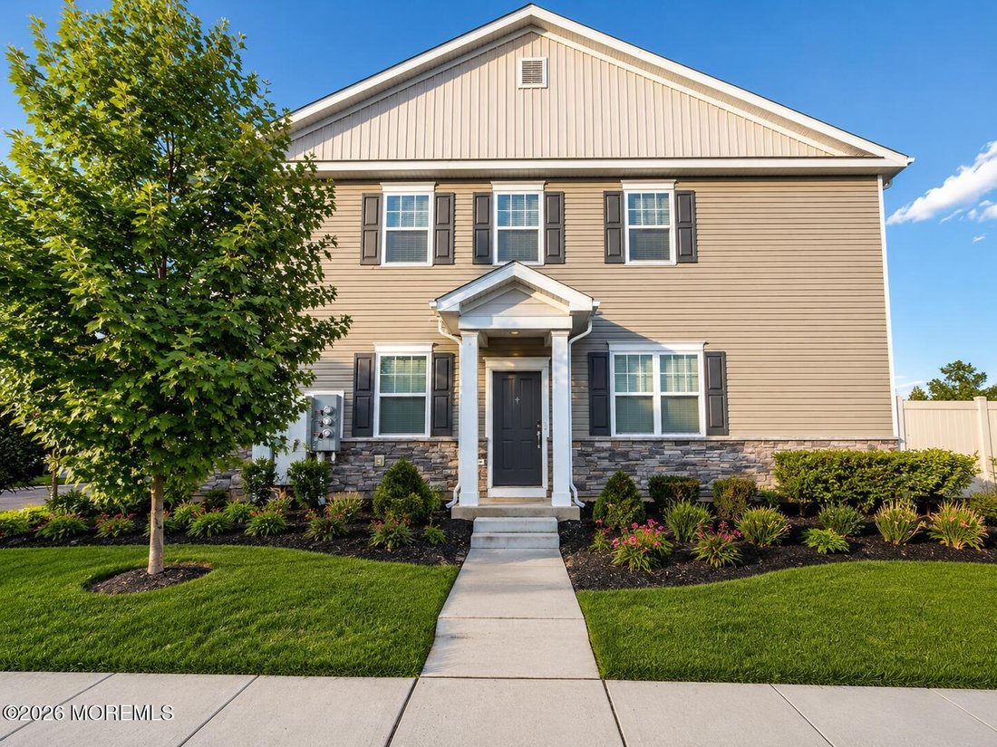 Condo in Freehold Township, New Jersey, United States 1 - 18280006