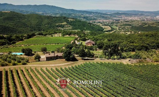 Farm Ranch in Center, Arezzo, Tuscany 1