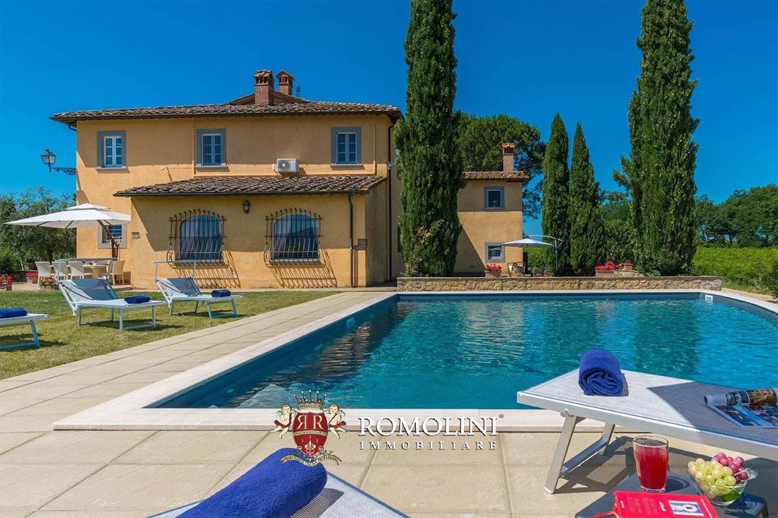 Villa in Monte San Savino, Tuscany, Italy 1 - 15663157