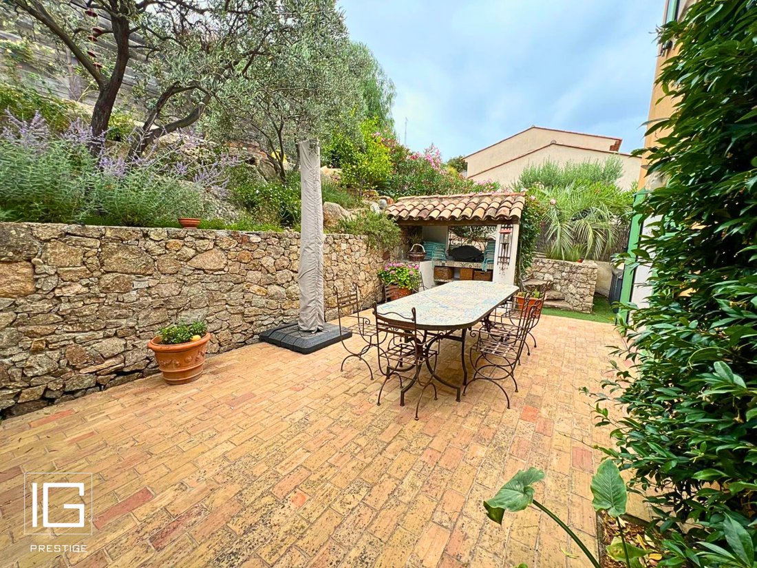 House in Bandol, Provence-Alpes-Côte d'Azur, France 1 - 16479583