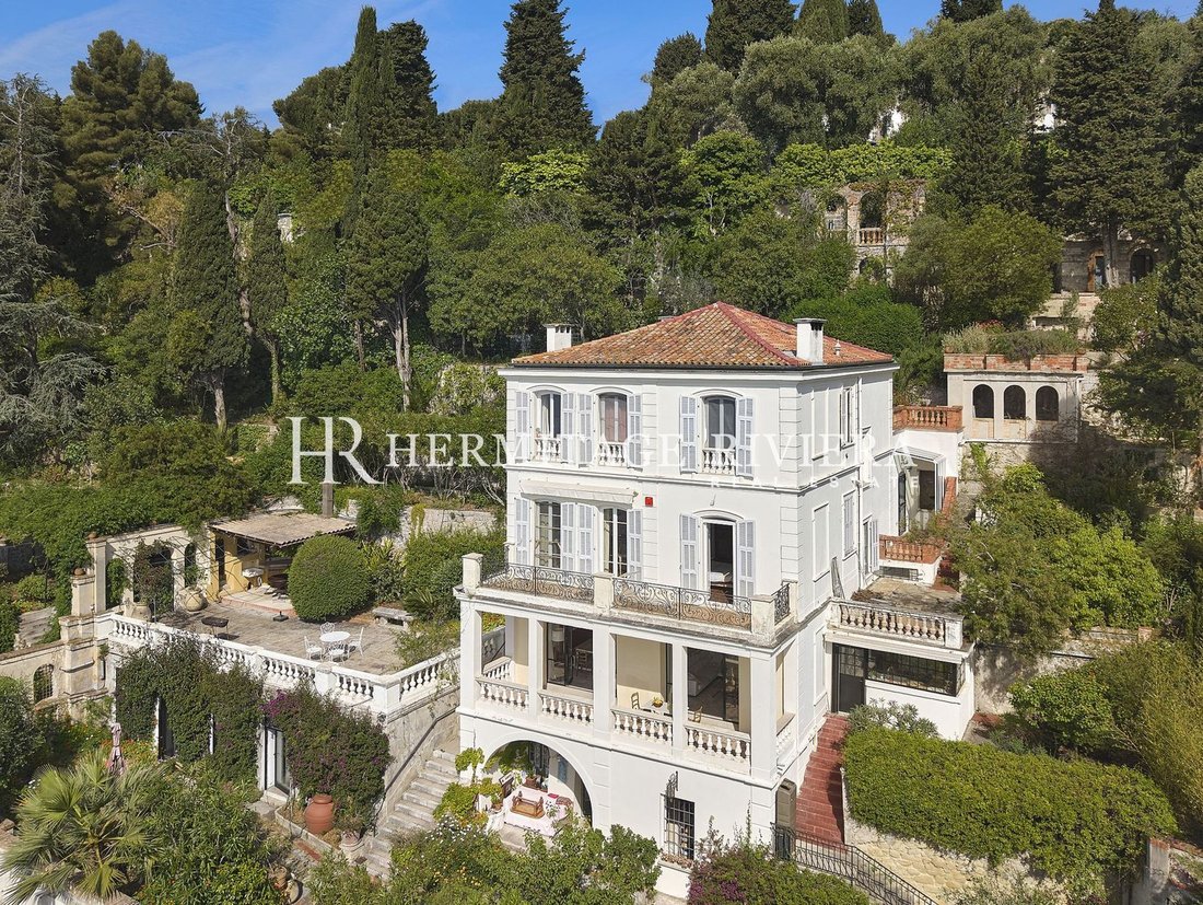 Villa in Menton, Provence-Alpes-Côte d'Azur, France 1 - 17967128