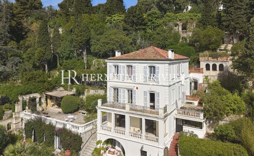 Villa in Menton, Provence-Alpes-Côte d'Azur, France 1