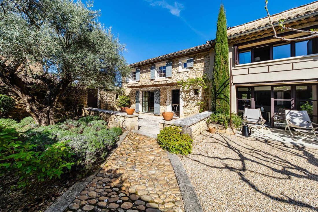 Estate in Ménerbes, Provence-Alpes-Côte d'Azur, France 2 - 18284935