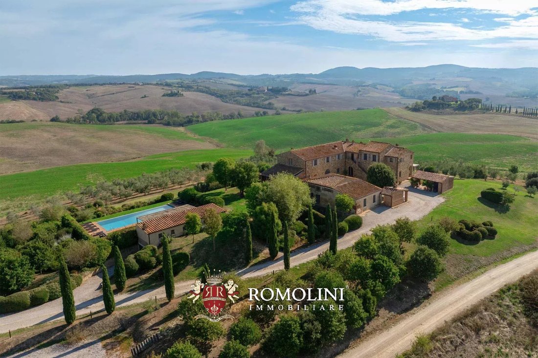 Villa in Asciano, Tuscany, Italy 1 - 15665913