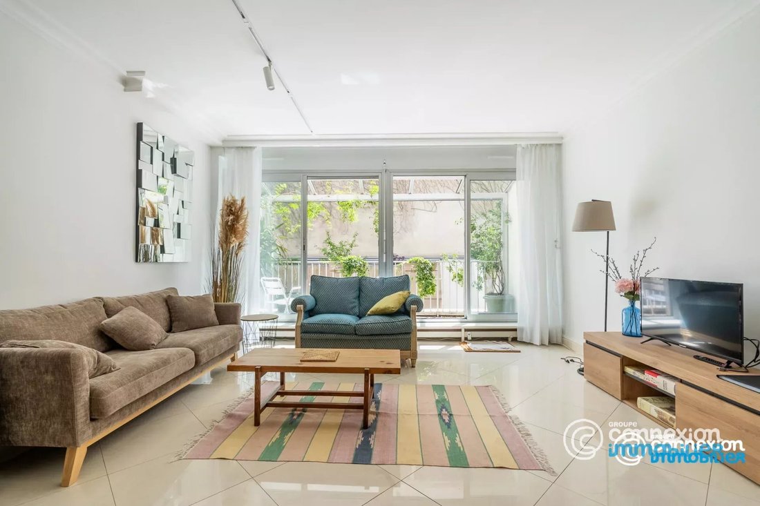 Apartment in Louis Blanc-Aqueduc, Paris 10e Arrondissement, Paris 2 - 18295750