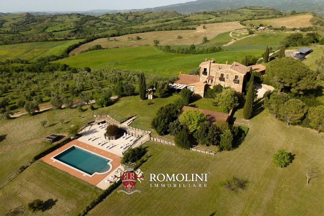 Villa in Roccalbegna, Tuscany, Italy 1 - 15665298