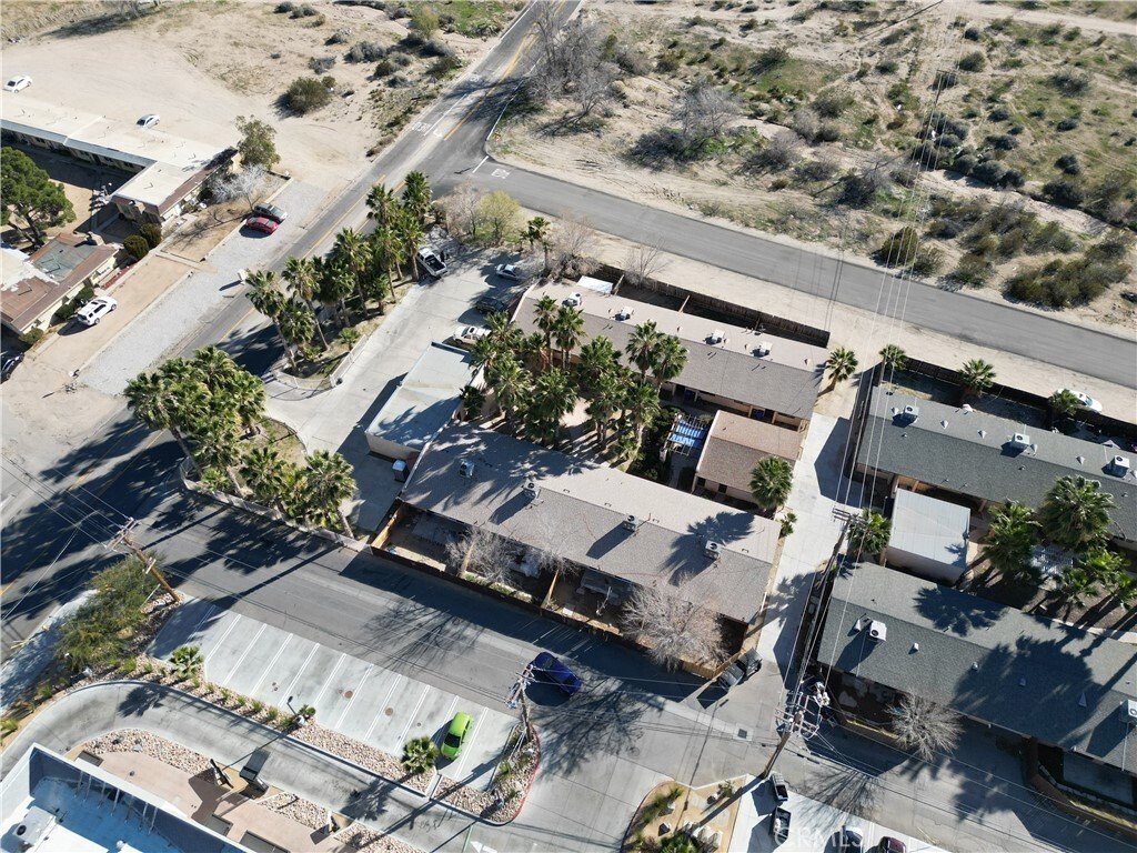 Apartment in Apple Valley, California, United States 2 - 18288870