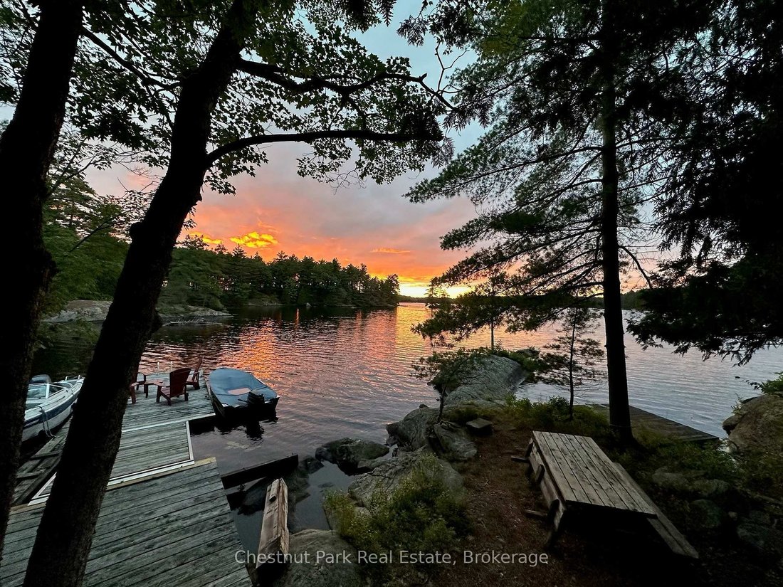House in Gravenhurst, Ontario, Canada 1 - 18105468