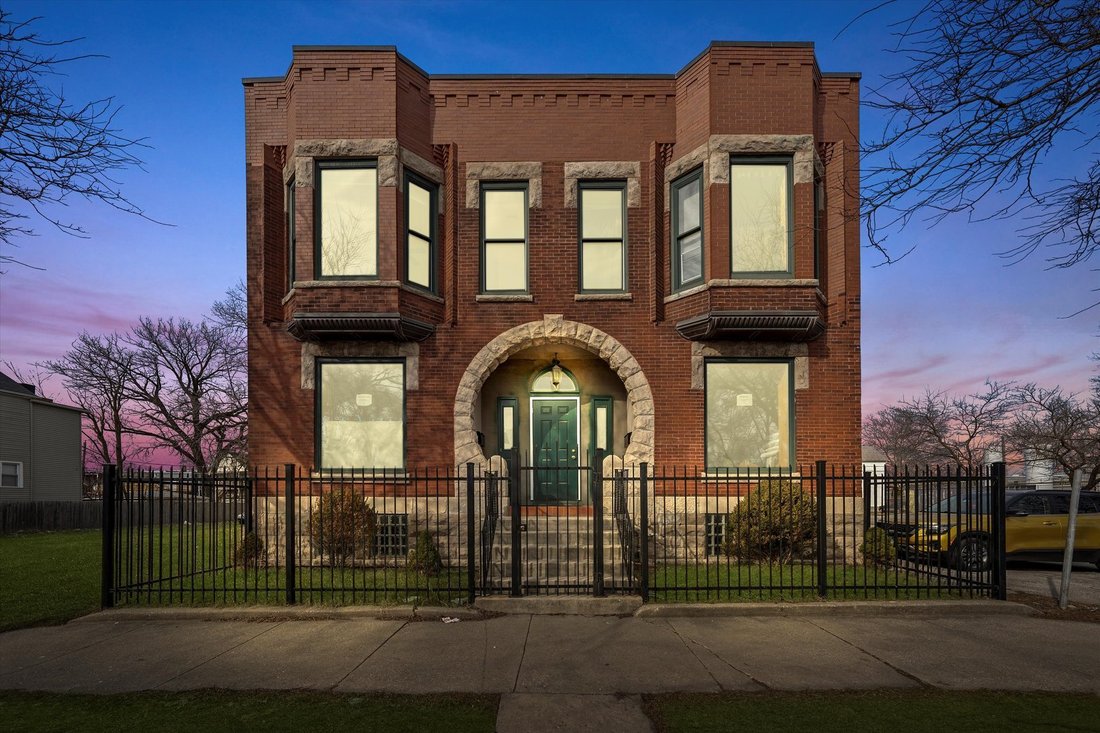 Chicago, Illinois, United States 3 - 18285968